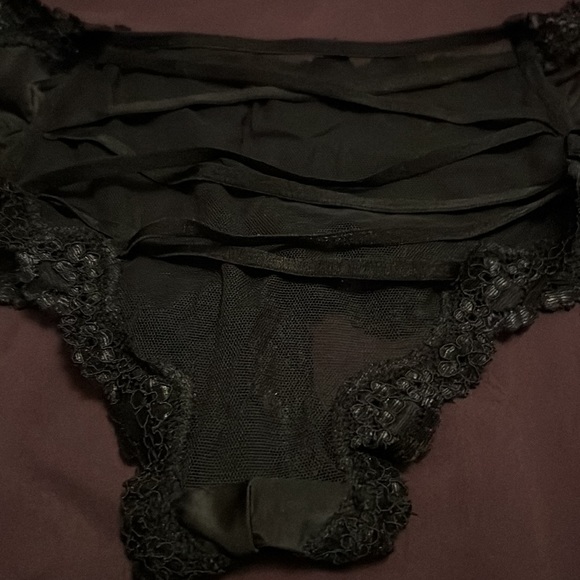 Victoria's Secret Black Cheeky, lace accent and sheer back panty, sz M - Picture 6 of 6